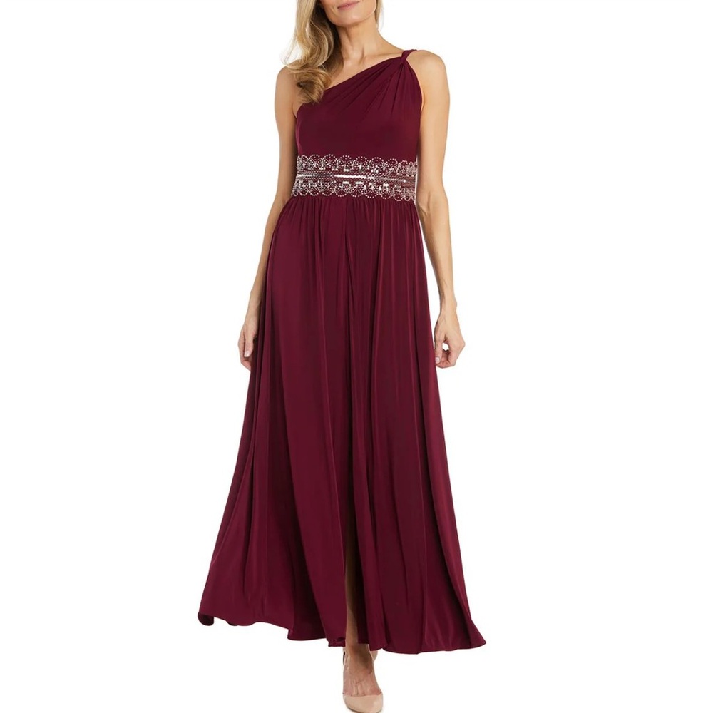 NWT R&M Richards Womens Beaded Full Length Evening Dress
12 / Merlot